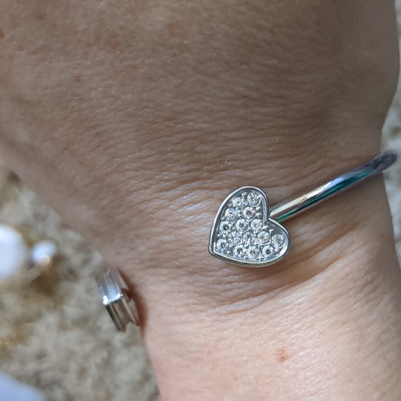 Heart Cuff - Picture 2 of 5